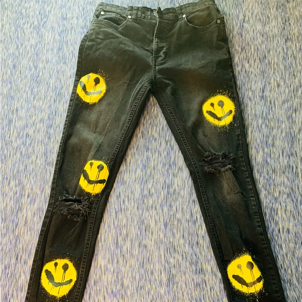 Black distressed jeans